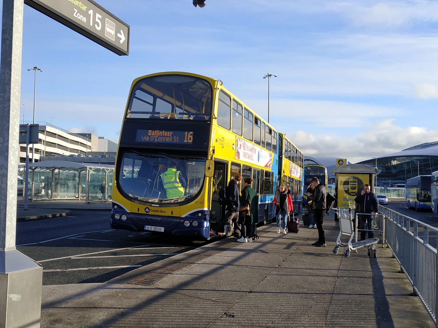 Dublin Airport to the city: buses, coaches, taxis and late-arrival checks
