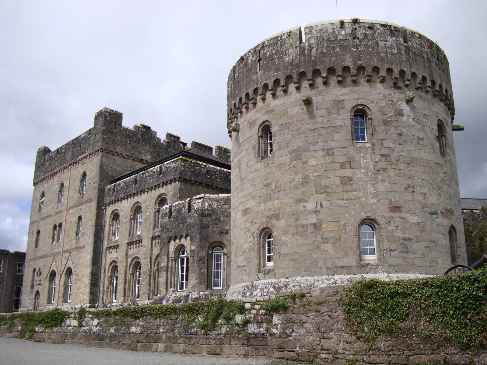 Glenstal Abbey School announces closure by August 2028